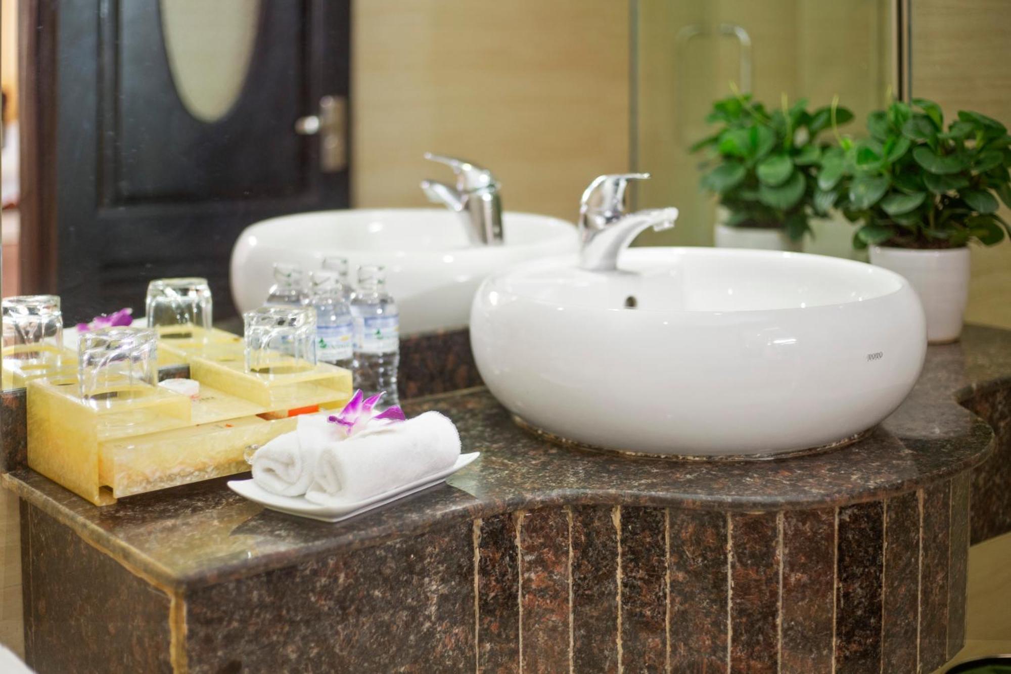 Phuong Anh Hotel 1 Hai Duong Екстериор снимка